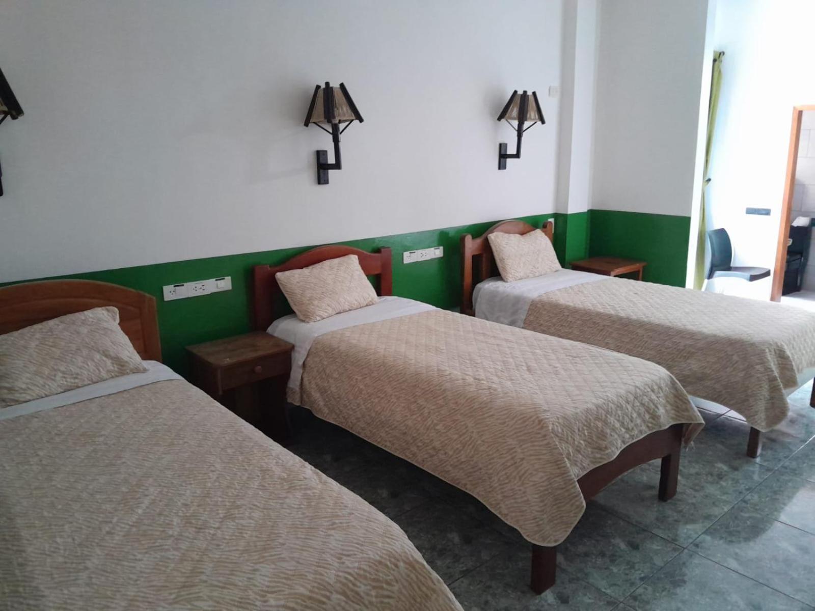 Hostal Limoncocha Tena Buitenkant foto